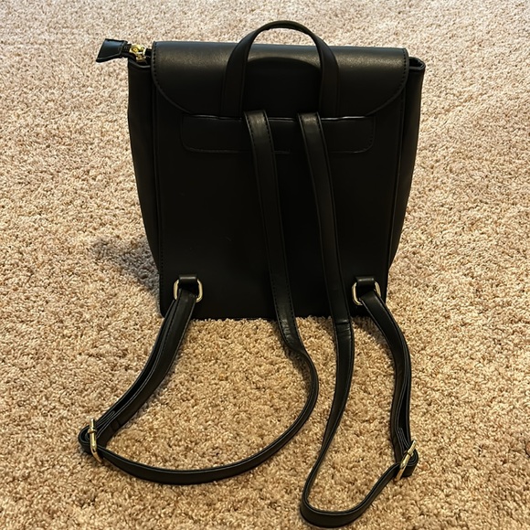 BCBG Quincy Backpack - Picture 3 of 10